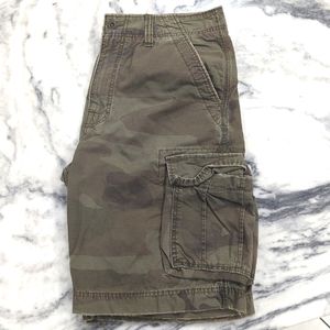 American Eagle Camo Cargo Shorts 33w